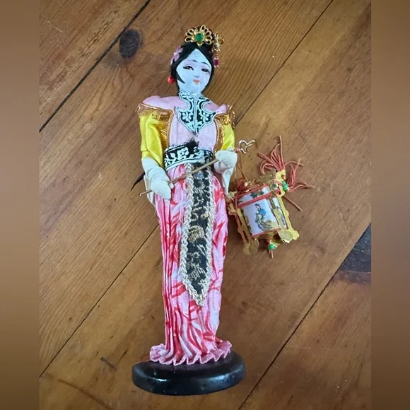 Vintage Asian Doll - Picture 14 of 14